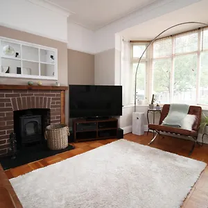 https://melrose-by-ty-sa-4-bedroom-house-in-cardiff.cardiffhotelswales.com