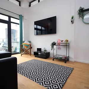 https://robyns-nest-by-ty-sa.cardiffhotelswales.com