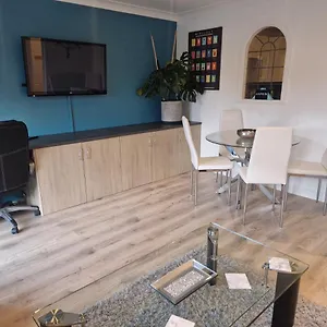 https://2-bedroom-apartment-nr-city-centre-with-parking.bournemouth-hotels.org