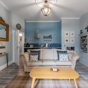  Apartment Snug